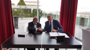 L-R: The Chairman of Troyka Group, Mr. Biodun Shobanjo and the Chairman/CEO of Publicis Groupe, Mr. Maurice Levy, at the Partnership Deal signing ceremony at the Publicis Groupe Head-Office, 133 Av. des Champs-Élysées, Paris, France